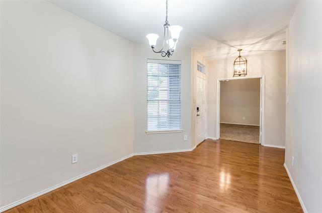 Foto del edificio - 1626 Lakeside Dr