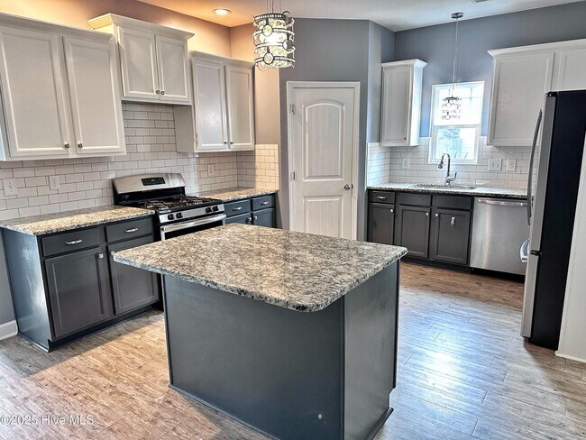 Building Photo - 109 Pennington St