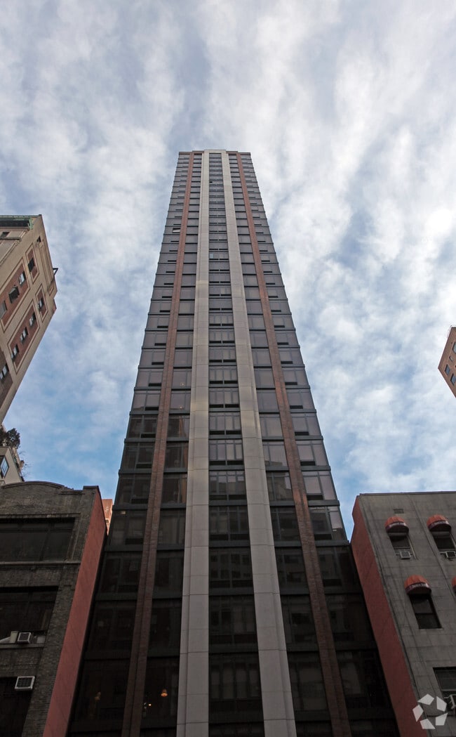 Building Photo - The KNOX