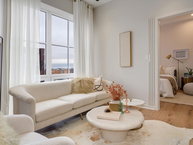 Foto del edificio - 2801 N Thatcher Ave