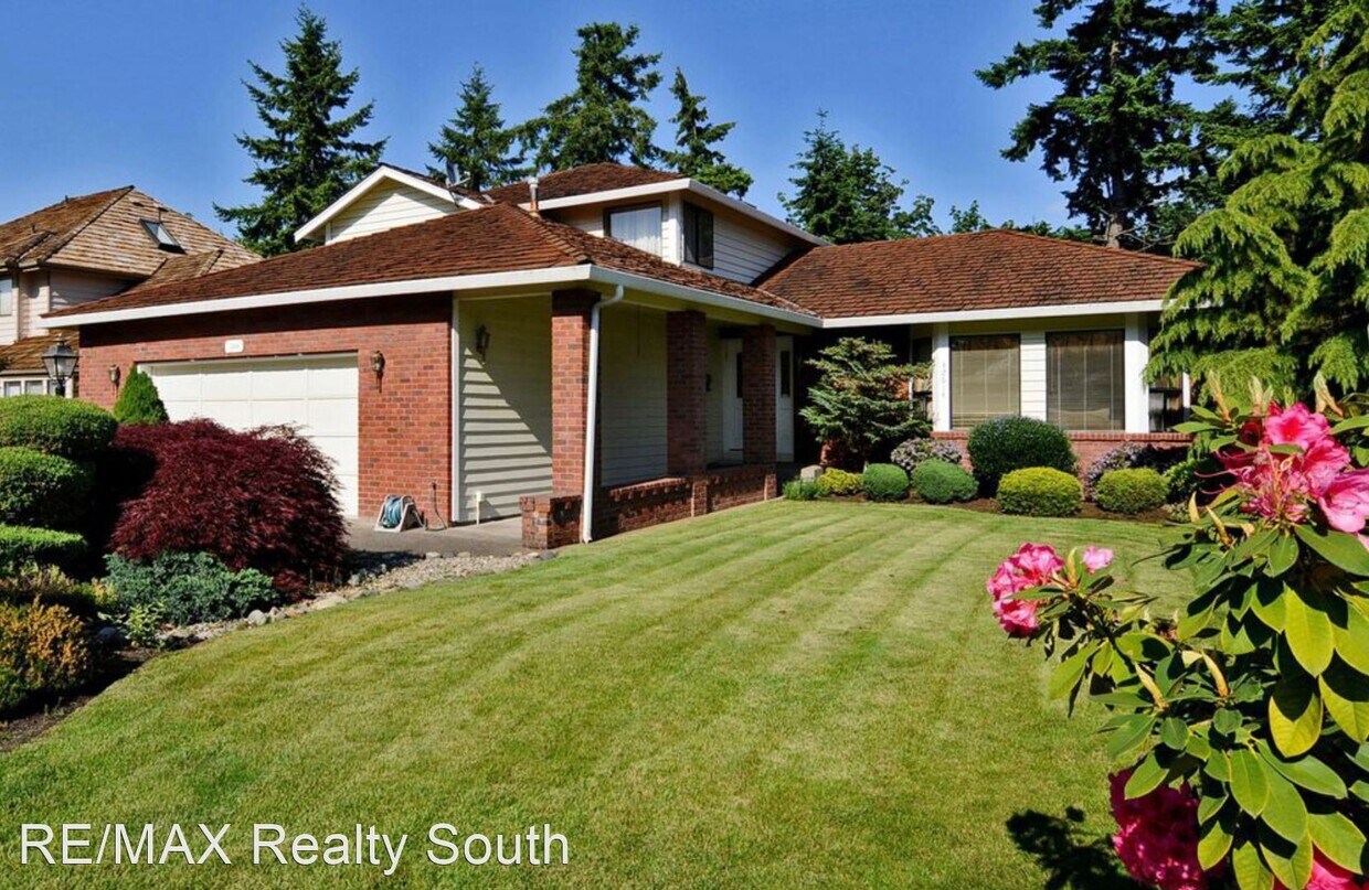 32614 10th Pl SW, Federal Way, WA 98023 House Rental in Federal Way