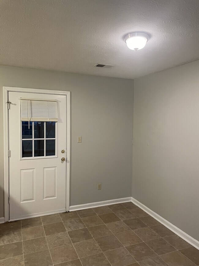 102 Barnes Ln Unit 4, Berea, KY 40403 Condo for Rent in Berea, KY