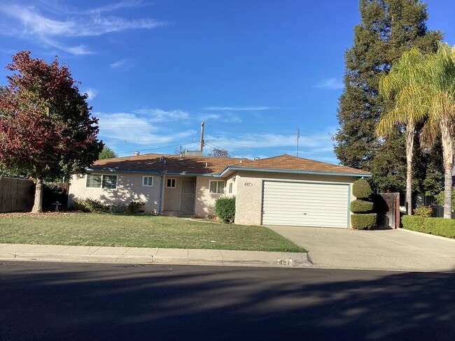 Foto del edificio - 487 W San Jose Ave