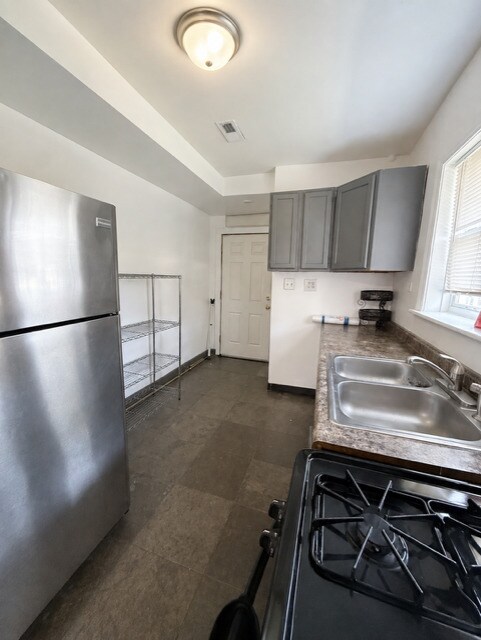 Foto del edificio - 834 N Christiana Ave