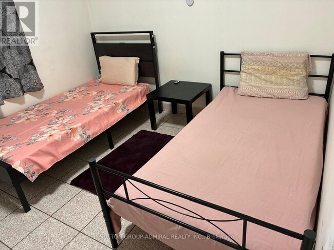 Building Photo - 56 Garthdale Ct