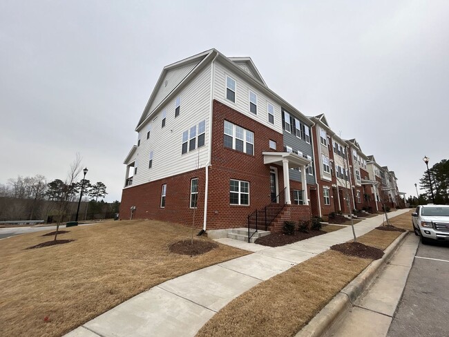 Building Photo - 4 Bedroom | 3.5 Bath  Wake Forest Townhome...