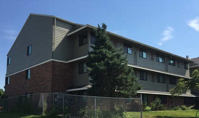 Building Photo - 737 N 22nd St