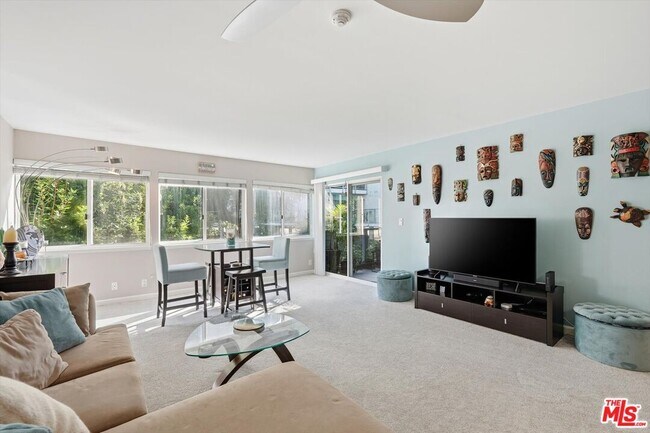 Foto del edificio - 240 The Village