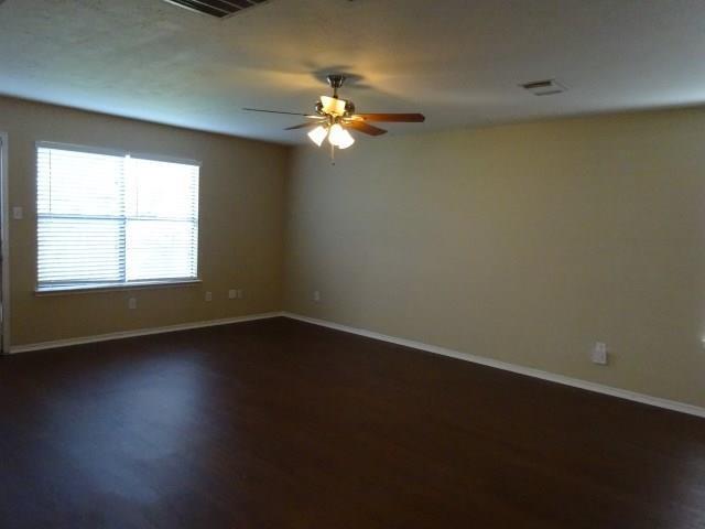 Foto del edificio - 9810 Golden Prairie Ln