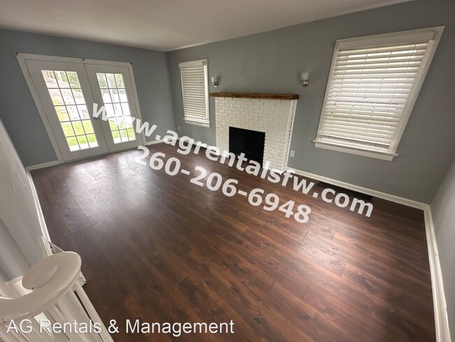 Building Photo - 3 br, 1 bath House - 320 W Oakdale Dr