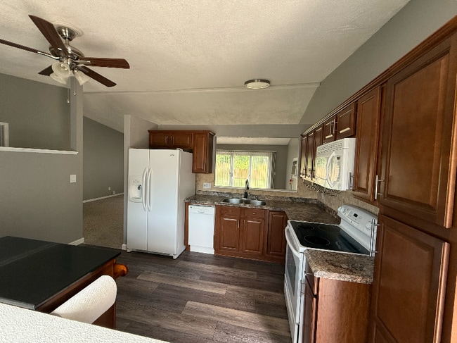 Building Photo - 4305 Old Castle Cir