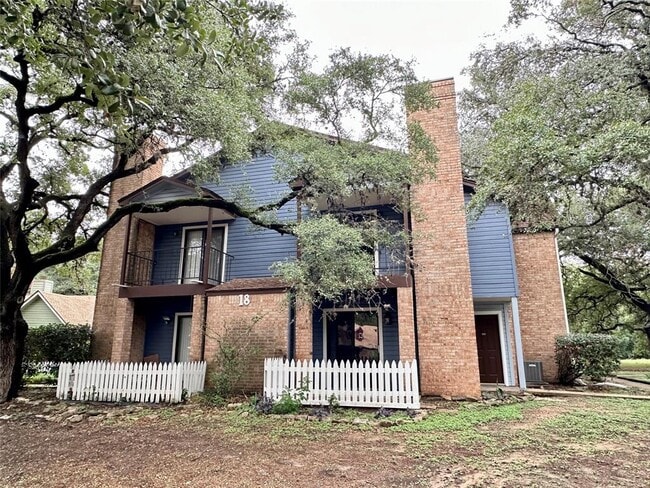 Building Photo - 1601 Faro Dr
