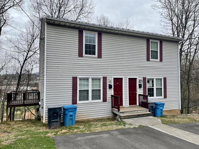 Building Photo - Mountain View Terrace Duplex