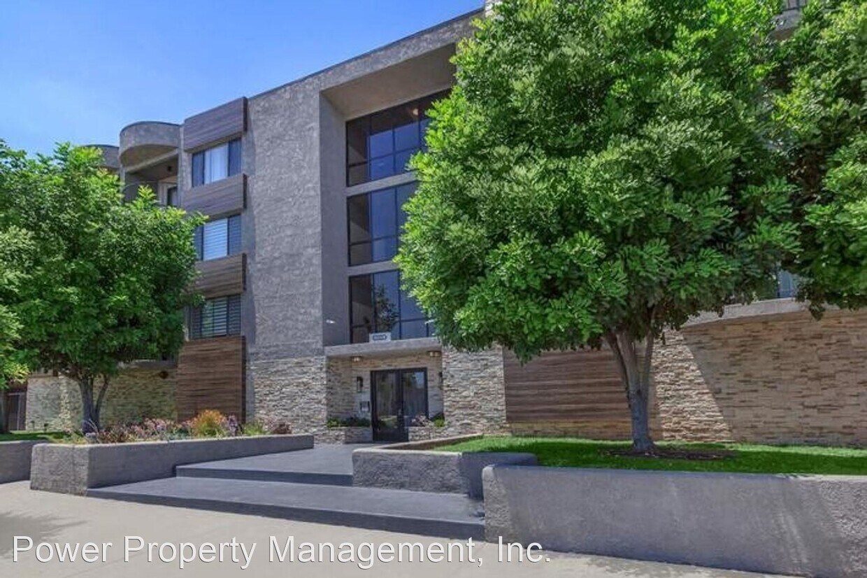 Foto principal - 1625 Crenshaw Blvd