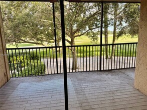 Building Photo - 200 Jacaranda Country Club Dr