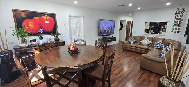 Foto del edificio - 1871 NW 94th Ave