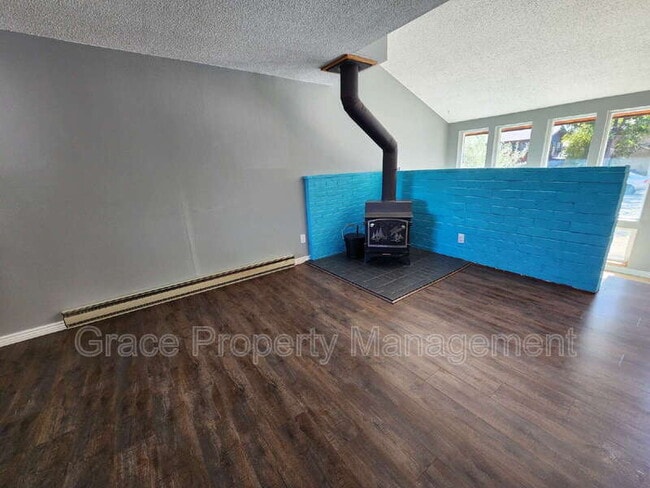 Building Photo - 903 Sir Galahad Dr