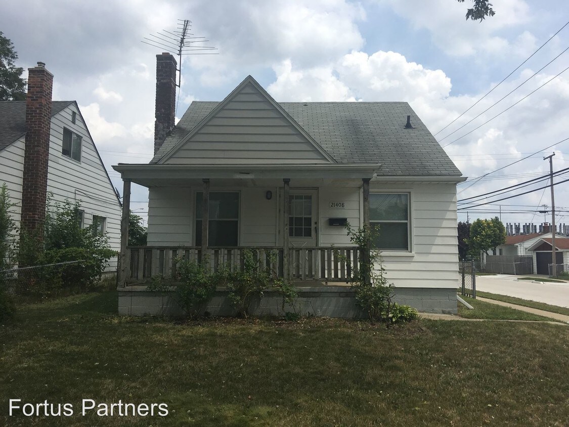 Primary Photo - 21408 Syracuse Ave