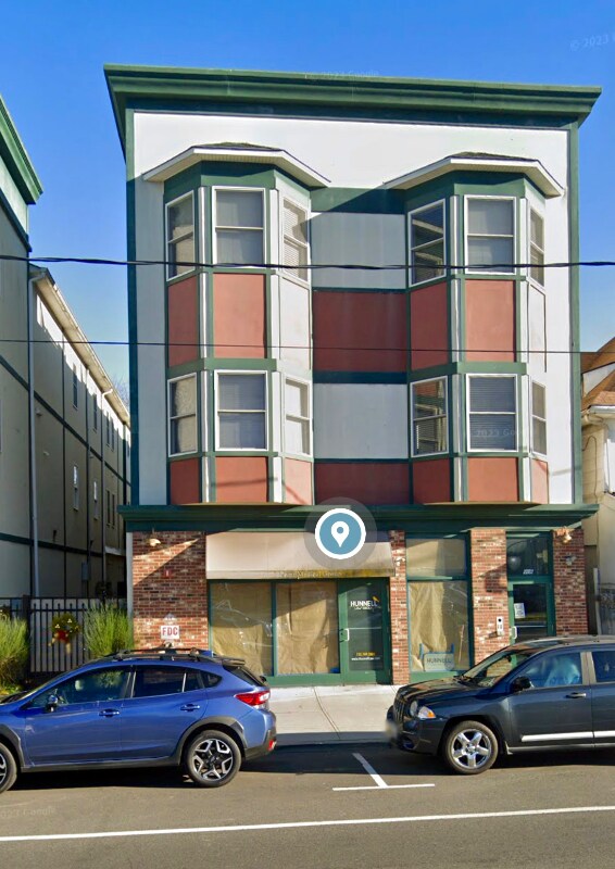 Primary Photo - 908 Main St