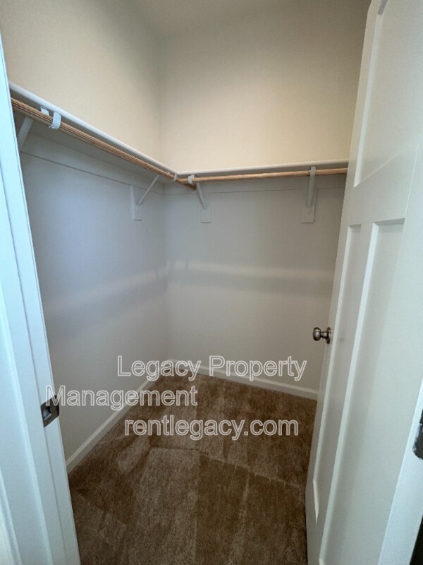 Building Photo - 1105 Hiramatsu Ln