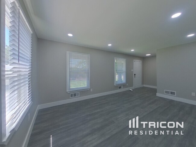 Foto del edificio - 4021 Sudbury Rd