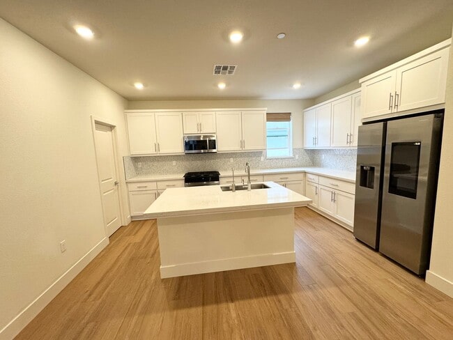 Building Photo - Perfect Shape Dublin Home in The Boulevard...