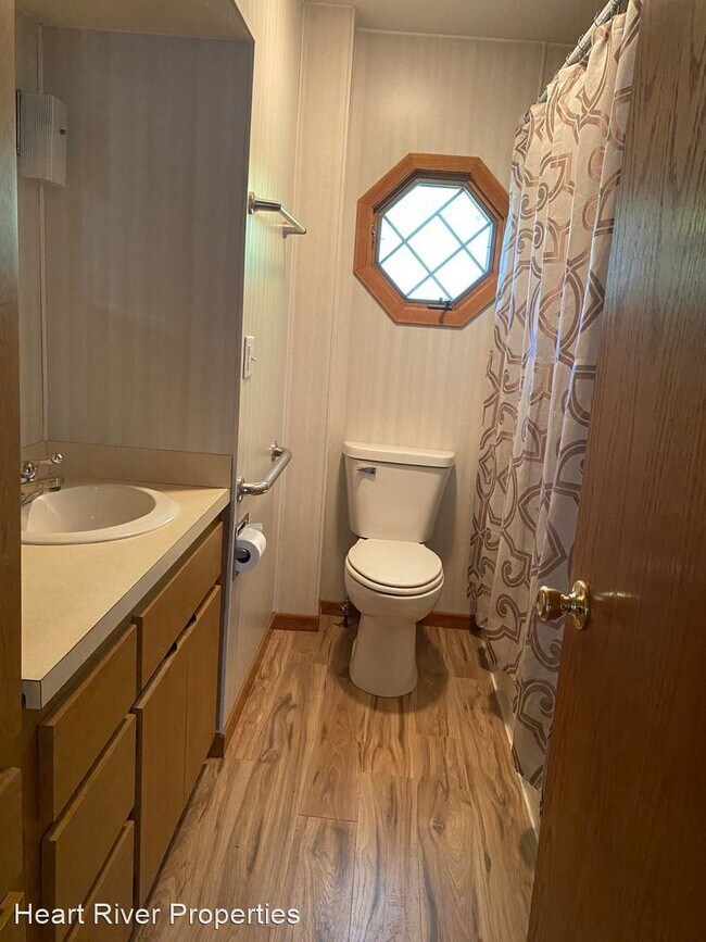 Foto del edificio - 2 br, 1 bath House - 431 Manning Ave