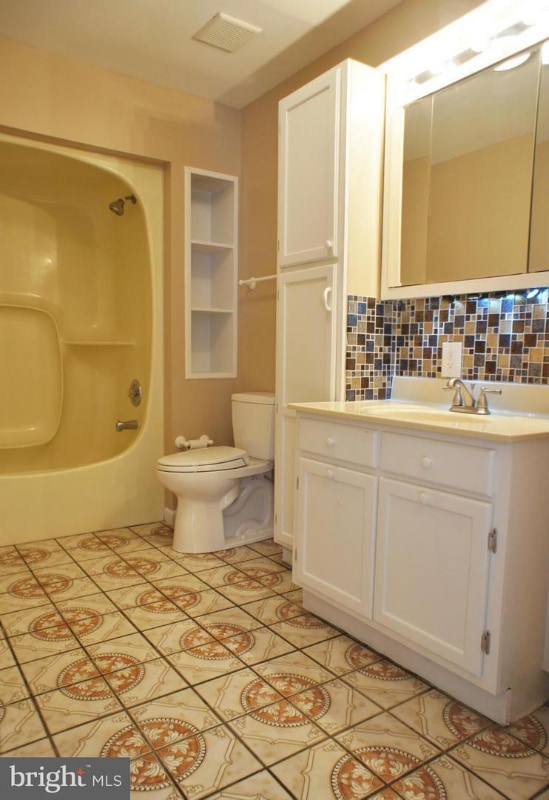 Building Photo - 8218 Heron Ln