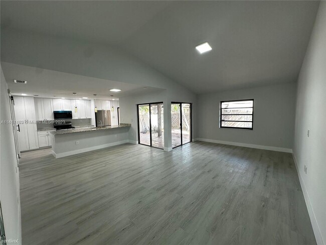 Building Photo - 2 br, 2 bath House - 12527 SW 94th Ln