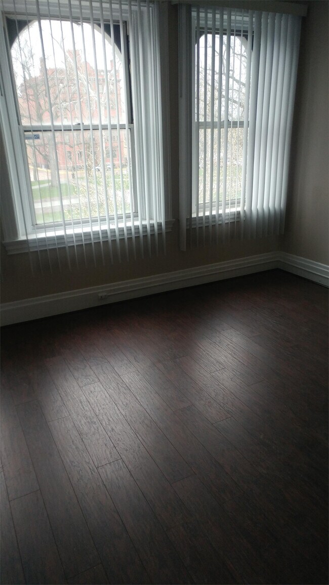Foto del edificio - 724 Cedar Ave