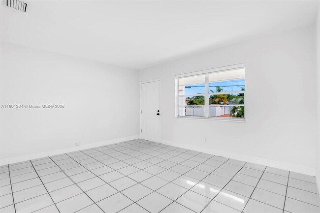 Foto del edificio - 5801 SW 9th Terrace