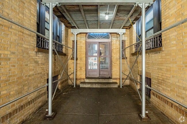 Building Entrance - 31-53 34th St