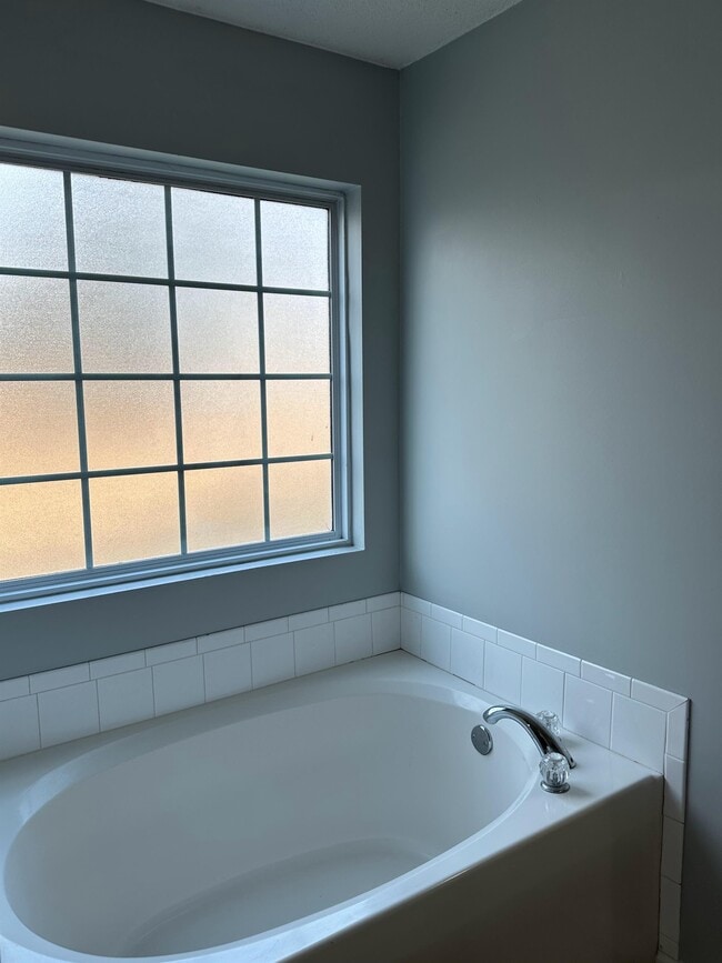 Foto del edificio - 4050 Conway Cir