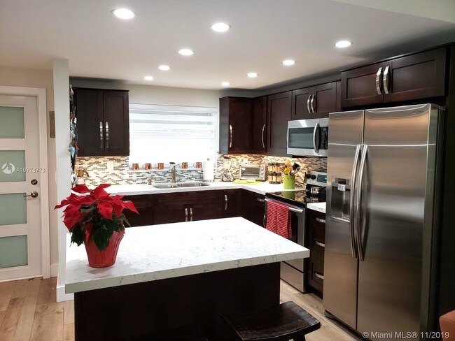 Foto del edificio - 11051 NW 7th St