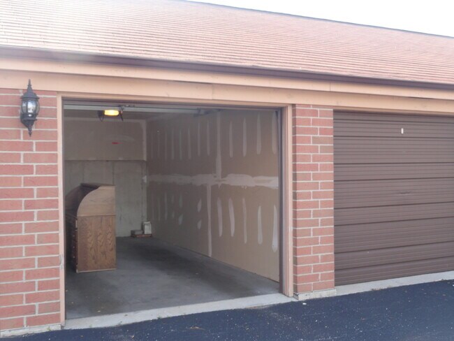 Foto del edificio - 105 W St Charles Rd