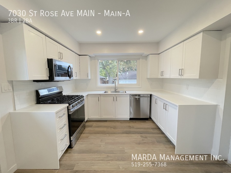 Primary Photo - GORGEOUS 3 BED/1.5 BATH MAIN UNIT IN RIVER...