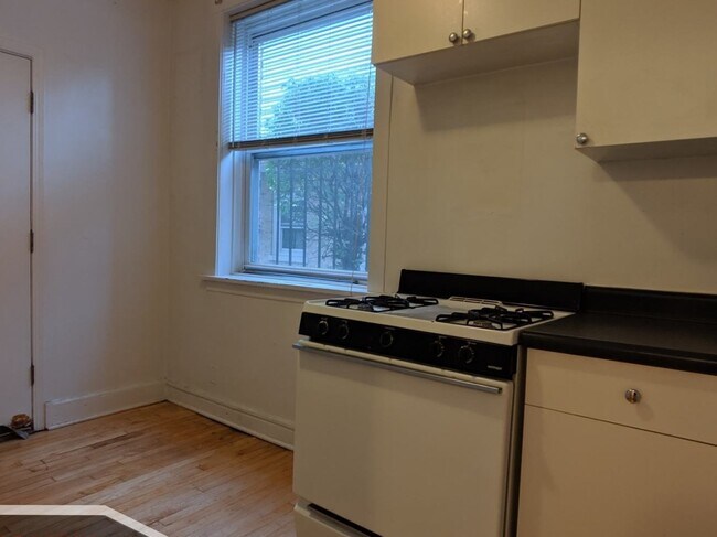 Foto del edificio - 3008 N Whipple St