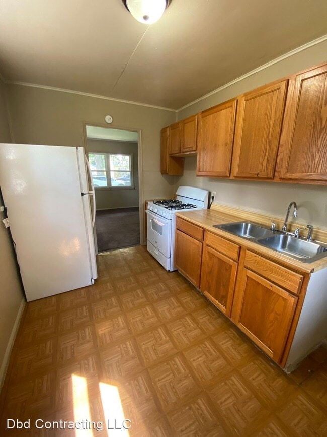 Building Photo - 2 br, 1 bath House - 4835 Bowser Av.