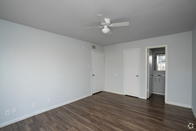 2BR, 2BA - 1,075SF - Primary Bedroom - The Luke Apartments