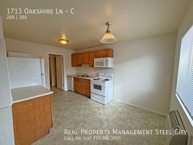 Building Photo - 1713 Oakshire Ln