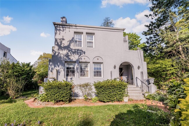 Foto del edificio - 158 Old Mamaroneck Rd