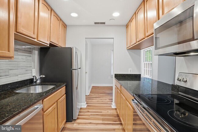 Foto del edificio - 104 Westwick Ct