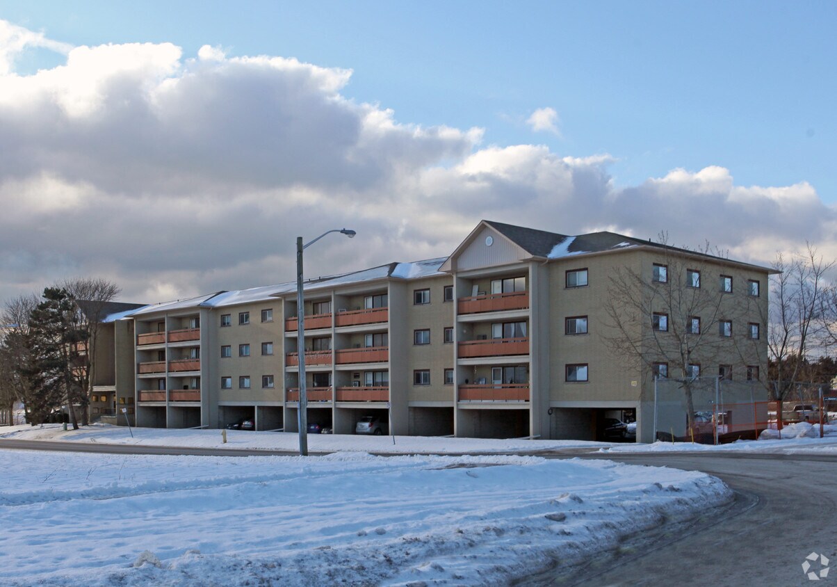 Building Photo - 206 Simpson Ave