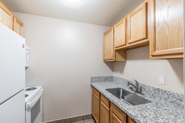 1BR, 1BA - 550SF - East Wind