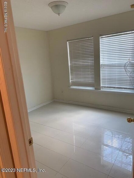 Foto del edificio - 4723 Pine Lake Dr