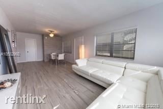 Building Photo - 1 br, 1 bath Apartment - Tudor House