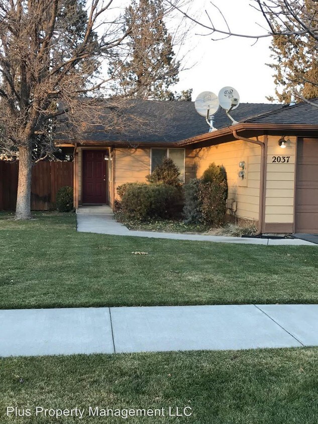 20372037 NW Elm Ave, Redmond, OR 97756 Room for Rent in Redmond, OR