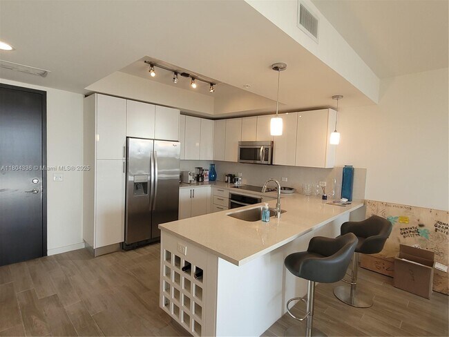 Foto del edificio - 999 SW 1st Ave