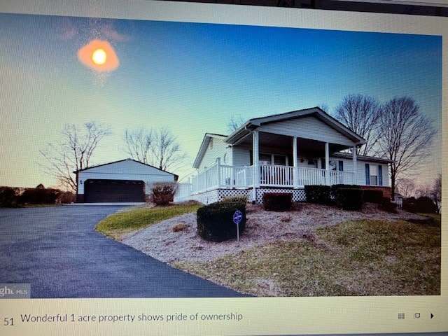 Front Exterior - 4008 Bee Ct