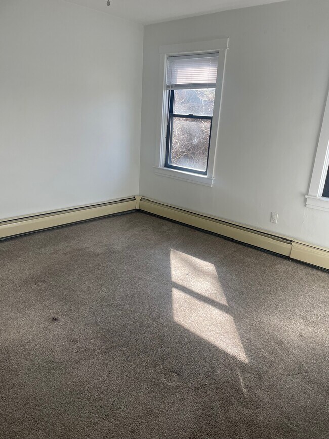 Foto del edificio - 2809 Neeld Ave